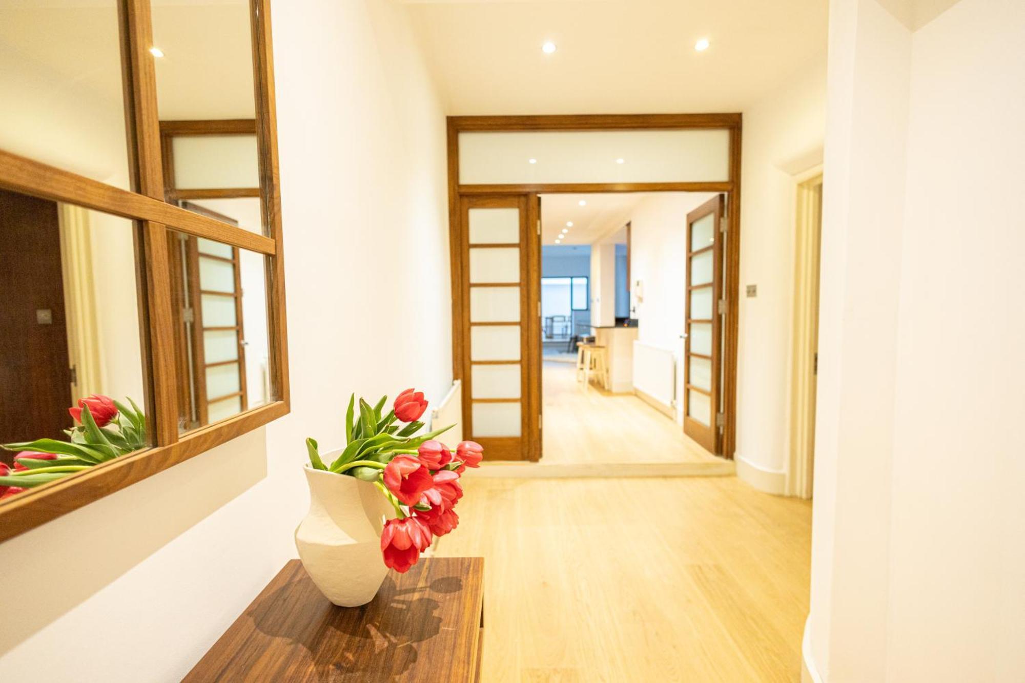 2Bedroom Gem In The Heart Of Kensington Londra Esterno foto