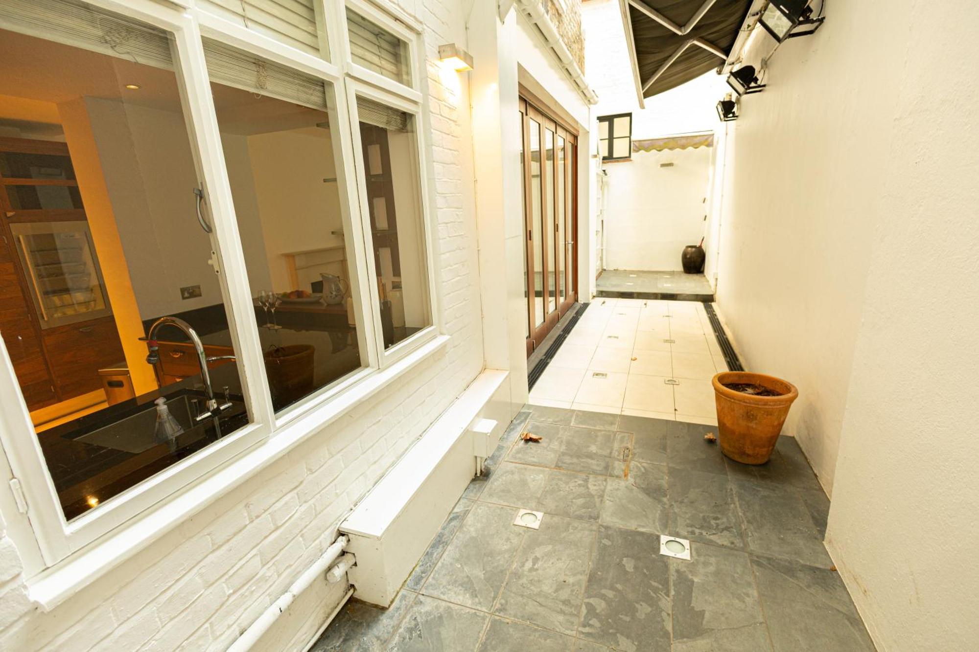 2Bedroom Gem In The Heart Of Kensington Londra Esterno foto